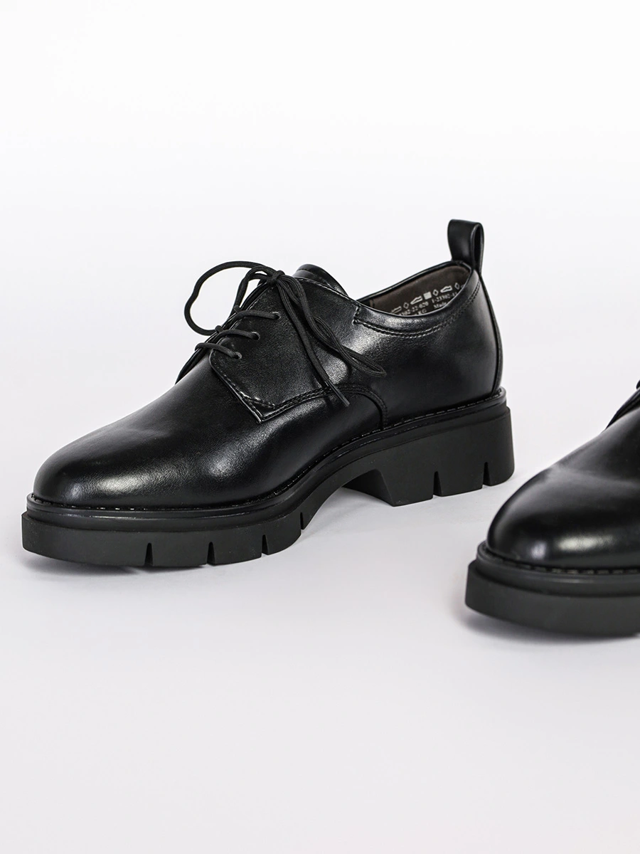 Туфли-дерби черного цвета на каблуке